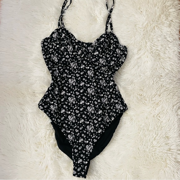 Lulu’s Out West Black and White Floral Print One-Piece Swimsuit - Picture 5 of 8